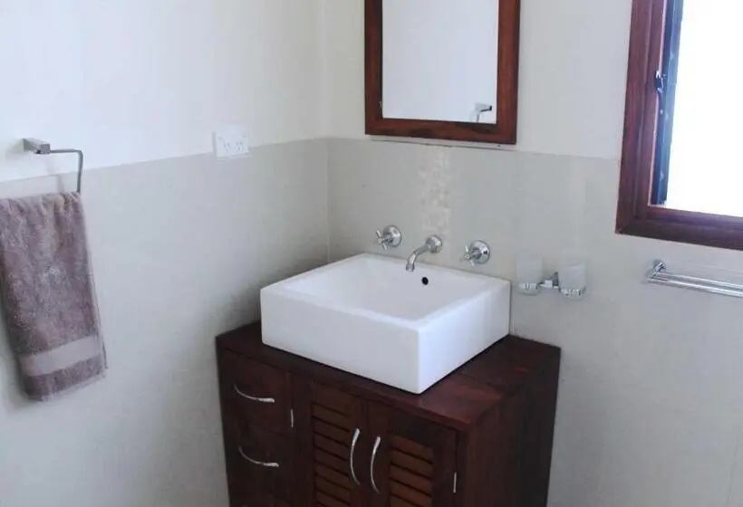 1 Bedroom Penthouse Apartment, Vanuatu Beachfront Apartments