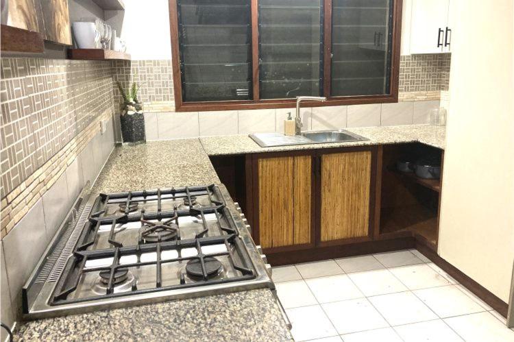 ویلای یک اتاق خوابه با استخر شنا, Vanuatu Beachfront Apartments