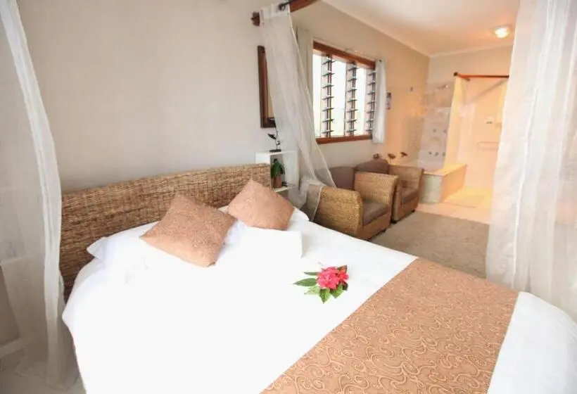 1 Bedroom Penthouse Apartment, Vanuatu Beachfront Apartments
