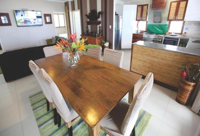 1 Bedroom Penthouse Apartment, Vanuatu Beachfront Apartments