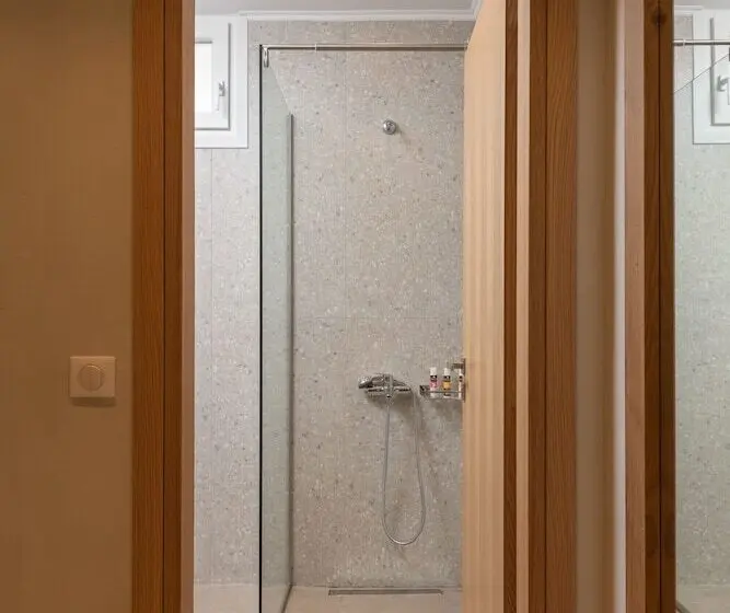 Deluxe-studio, Apollo Apartments