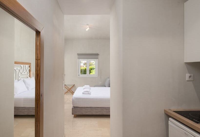 Студия Deluxe, Apollo Apartments