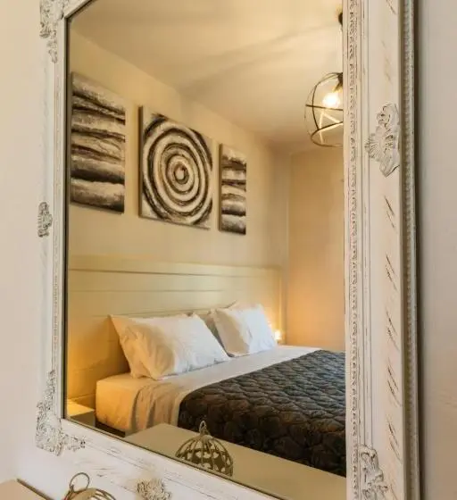 اتاق لوکس با تخت بزرگ, Aria Suites