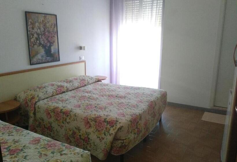 اتاق استاندارد سه نفره, Atis