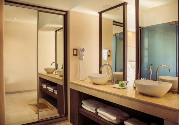 Полулюкс, Eleton Resort & Spa