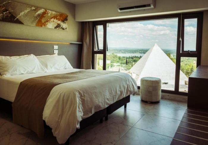 带景观的三人标准房间, Eleton Resort & Spa