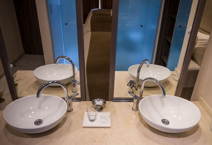 Полулюкс, Eleton Resort & Spa