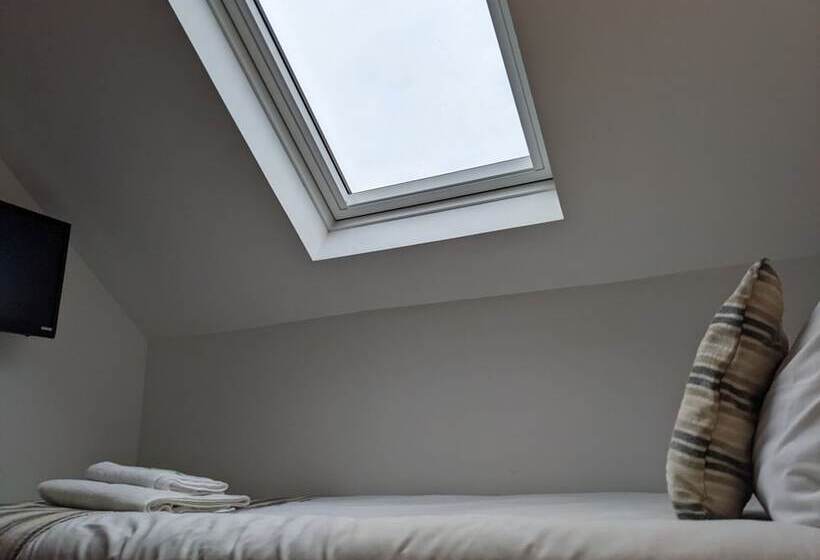 חדר יחיד בסיסי, Ferry Inn