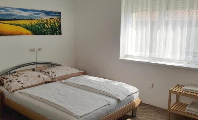 اتاق استاندارد, Fontána