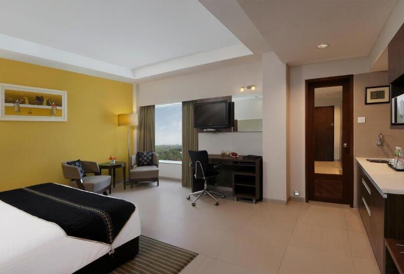 غرفة تنفيذية, Grand Mercure Vadodara Surya Palace