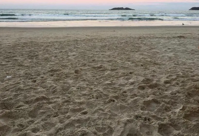 Huoneisto 1 Makuuhuone Merinäkymä, Gaivotas Apart Frente Mar