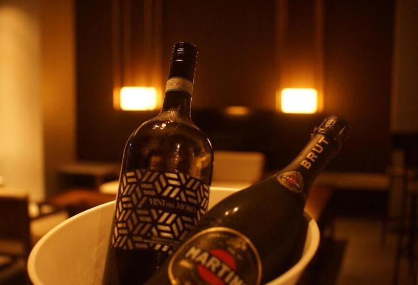 غرفة تنفيذية, Aqua Citta Naha