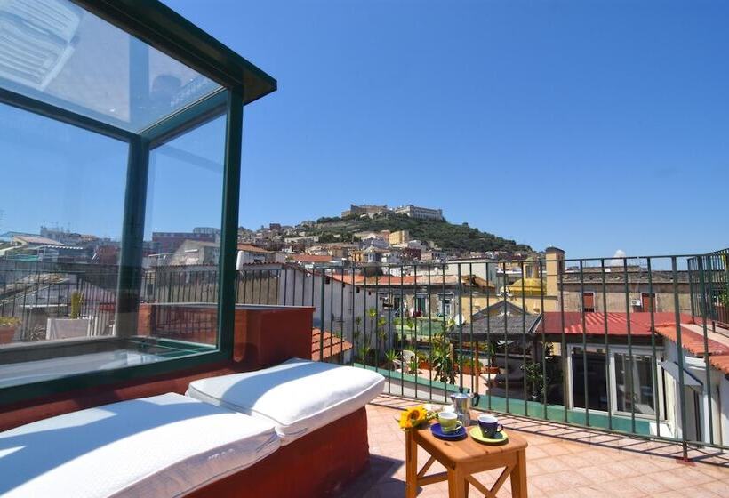 آپارتمان 1 خوابه با تراس, Case Così Chiaia