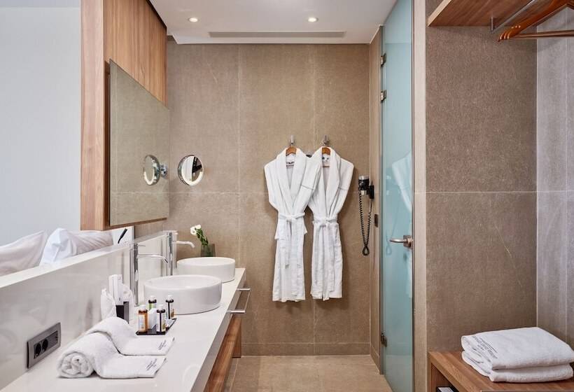 Люкс Вид на Сад, Gennadi Grand Resort