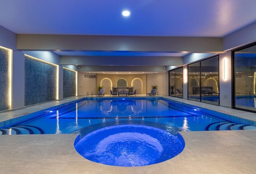 プール付３ベッドルーム　ビラ, Palma Beach Resort & Spa