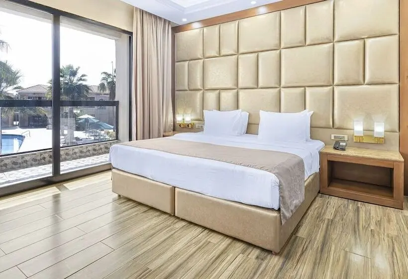 プールの見えるデラックスルーム, Palma Beach Resort & Spa