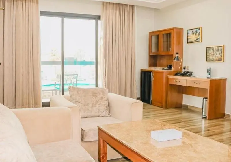 プールビュースイート, Palma Beach Resort & Spa