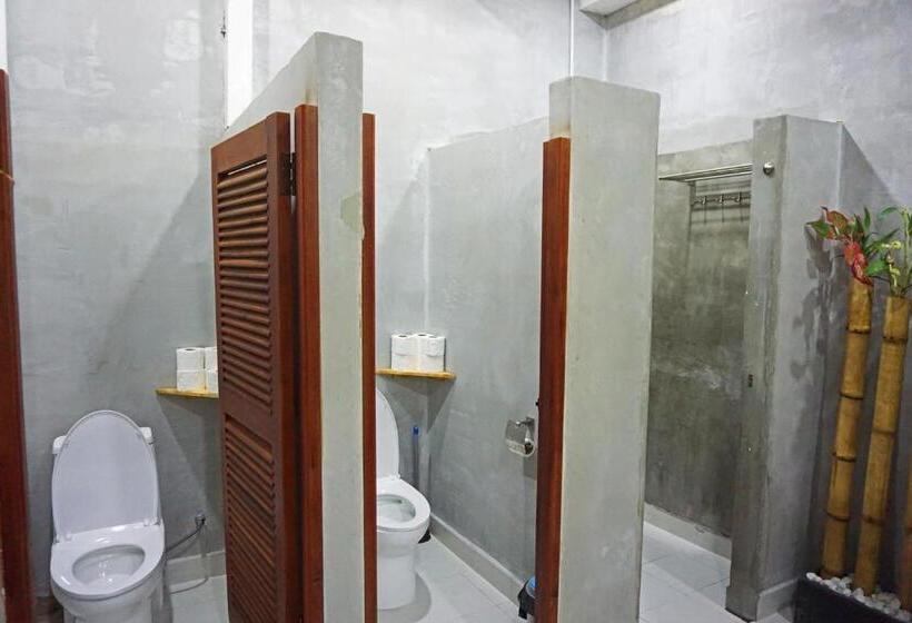 تختخواب در اتاق مشترک, Onederz Phnom Penh