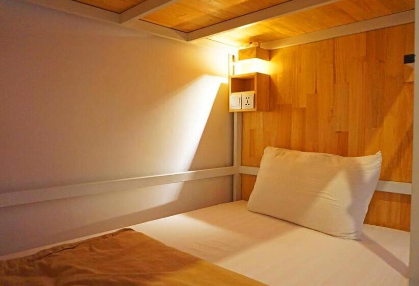 تختخواب در اتاق مشترک, Onederz Phnom Penh