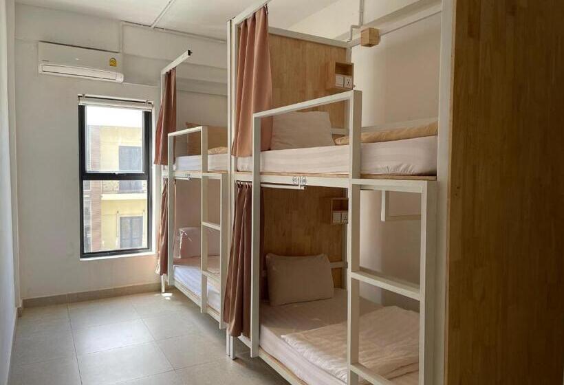 تختخواب در اتاق مشترک, Onederz Phnom Penh