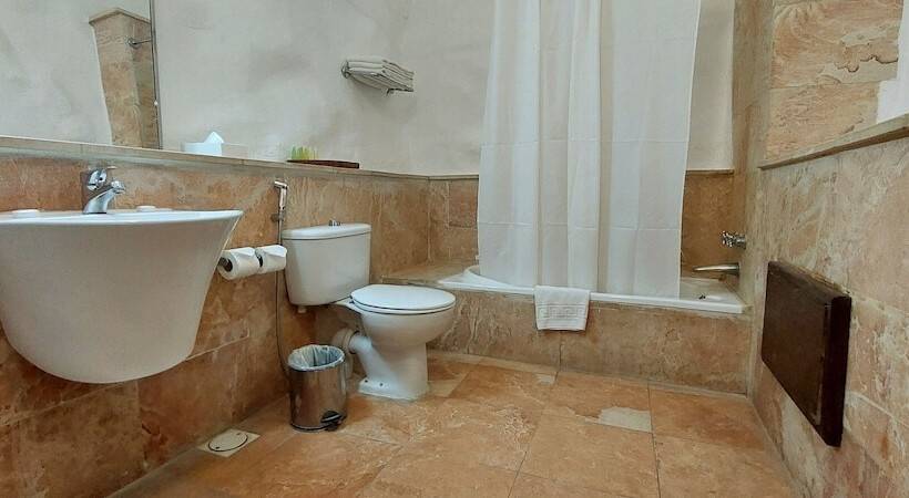 اتاق استاندارد سه نفره, Hayat Zaman Hotel And Resort Petra