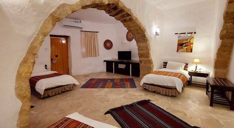 اتاق استاندارد سه نفره, Hayat Zaman Hotel And Resort Petra