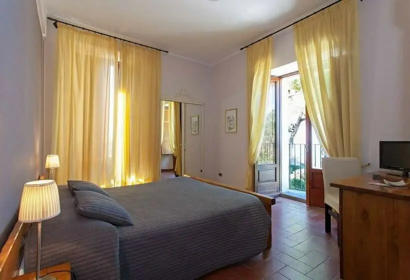 اتاق استاندارد با بالکن و چشمانداز دریا, Ducale