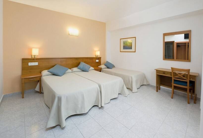 Номер Стандарт Трехместный, Hostal Mallorca