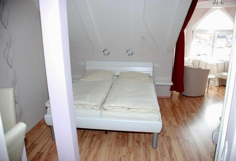 标准三人间, Landgasthof Tarp