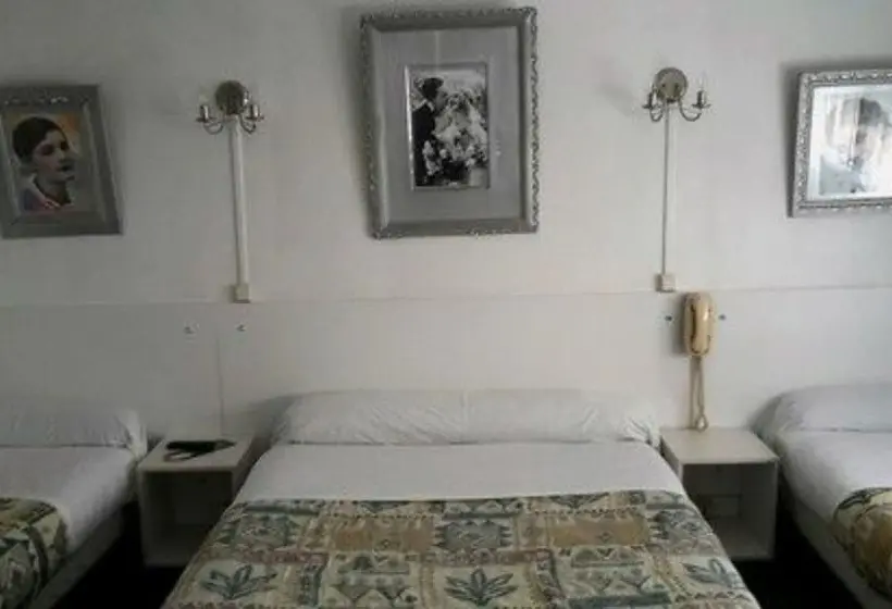 اتاق خانوادگی, Victor Hugo