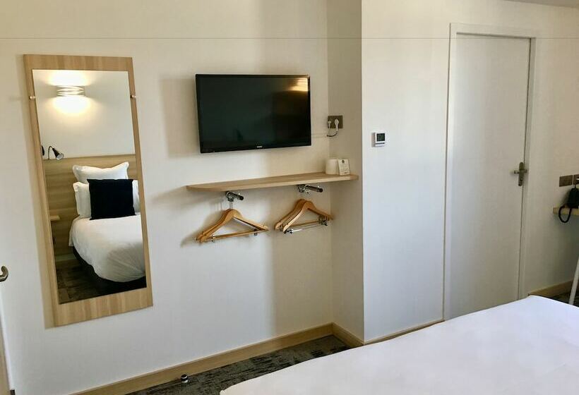 Номер Комфорт, Brit Hotel Martigues Nord