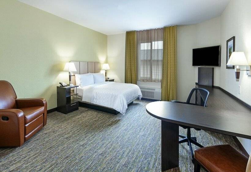 Студия Стандарт, Candlewood Suites Houston Spring, An Ihg