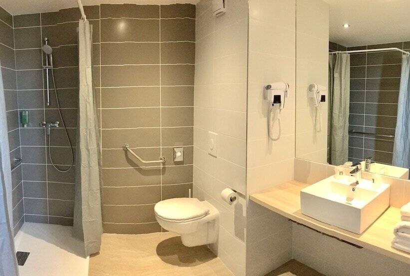 Номер Комфорт, Brit Hotel Martigues Nord