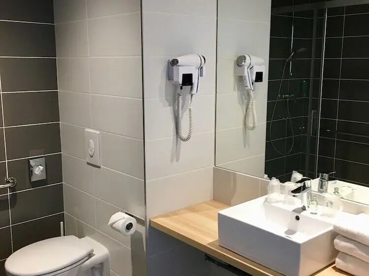 デラックストリプルルーム, Brit Hotel Martigues Nord