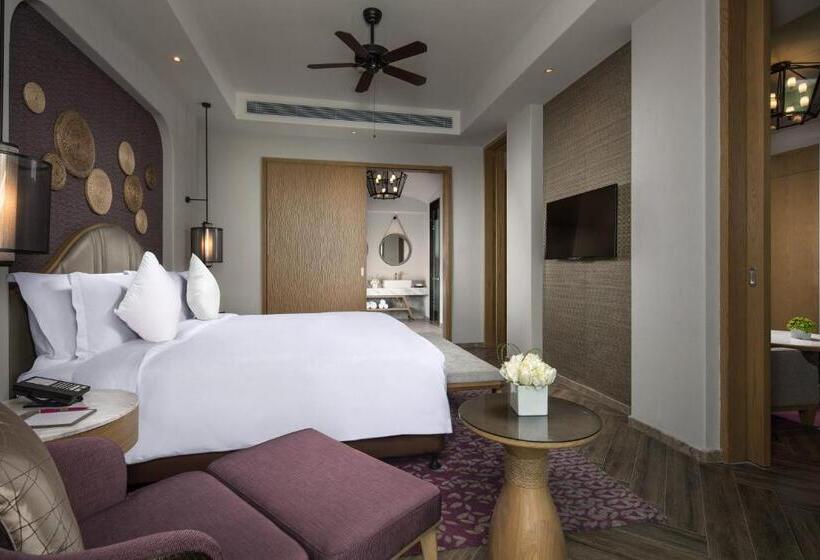 클럽 스위트, Crowne Plaza Qingdaoorientalmoviemetropolis, An Ihg