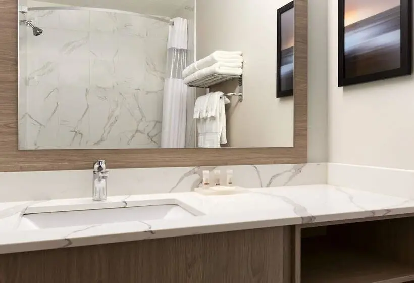 Sviitti, Days Inn By Wyndham Calgary North Balzac