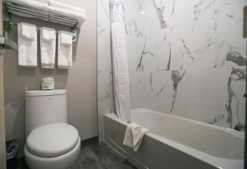 Sviitti, Days Inn By Wyndham Calgary North Balzac