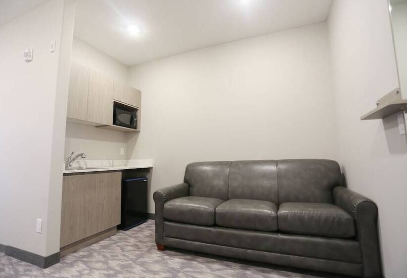 جناح, Days Inn By Wyndham Calgary North Balzac