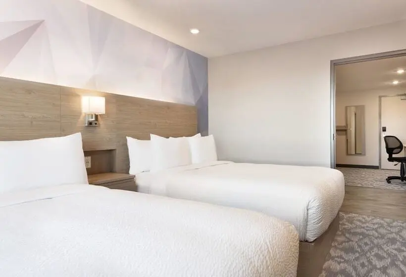 Sviitti, Days Inn By Wyndham Calgary North Balzac