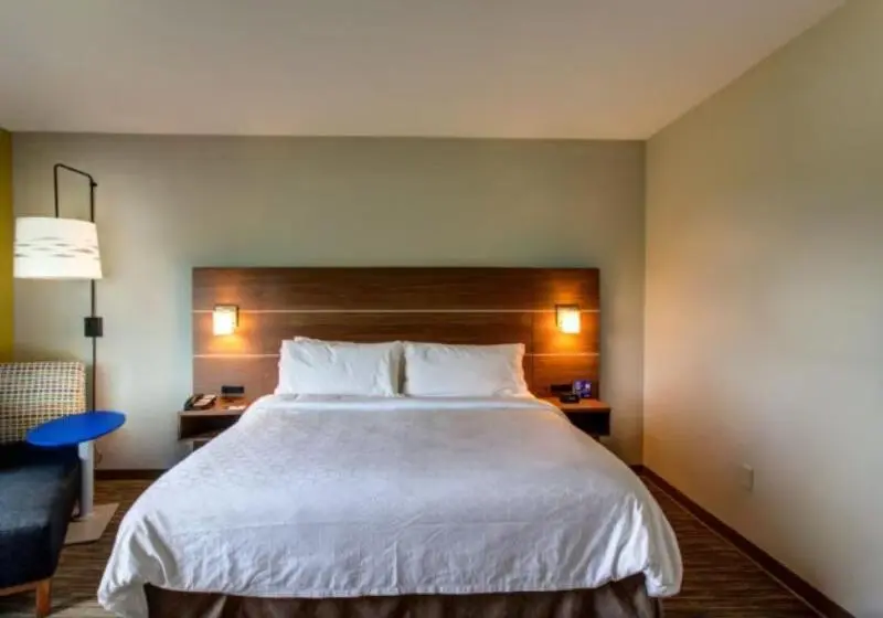 身障者適用スイートルーム, Holiday Inn Express   Fort Walton Beach Central, An Ihg