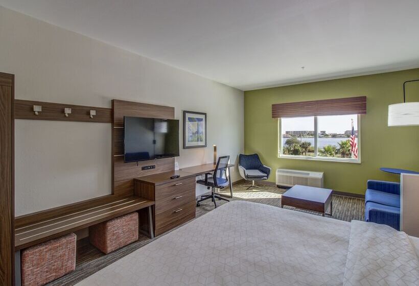 جناح لذوى الاحتياجات الخاصة, Holiday Inn Express   Fort Walton Beach Central, An Ihg