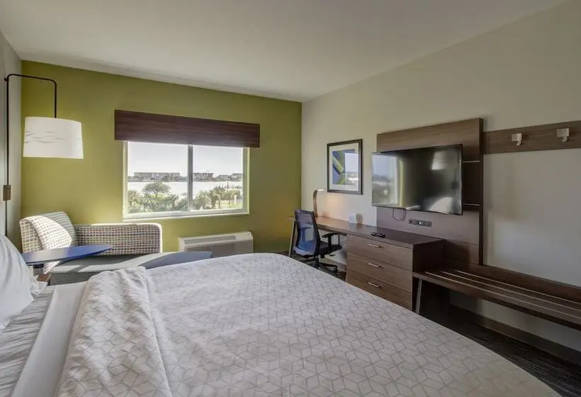 身障者適用スイートルーム, Holiday Inn Express   Fort Walton Beach Central, An Ihg