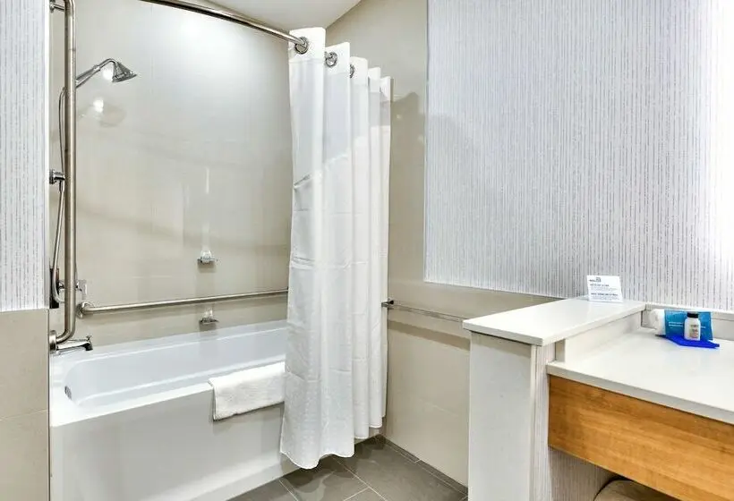 スイート, Holiday Inn Express & Suites   Trois Rivieres Ouest, An Ihg