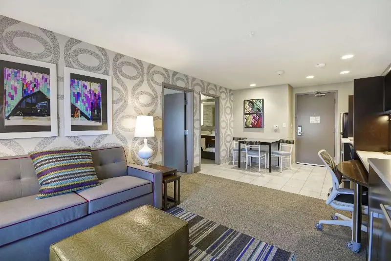 Suite King Bed