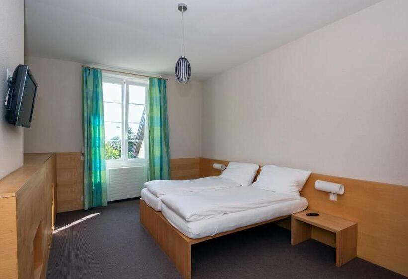 חדר סטנדרט לשלושה, Hôtel Du Cheval Blanc