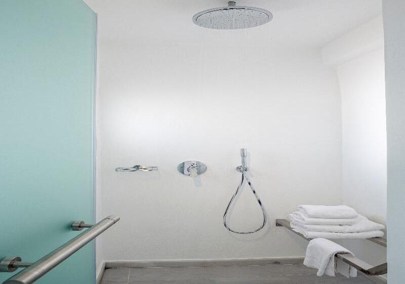 전망이 좋은 디럭스 스위트, On The Cliff