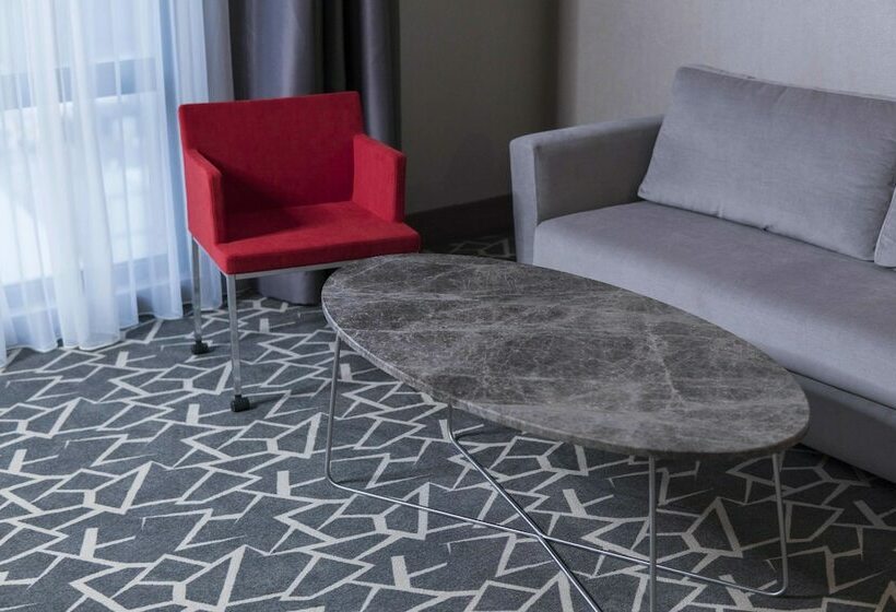 Suite, Ramada By Wyndham Istanbul Alibeykoy