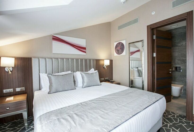 Suite, Ramada By Wyndham Istanbul Alibeykoy