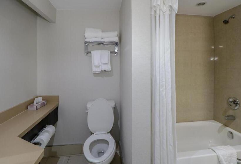 סוויטה, Ramada By Wyndham Jacksons Point