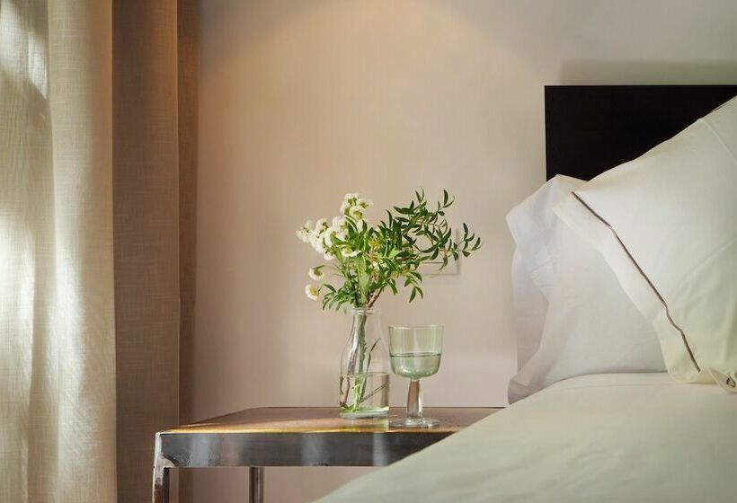 スタンダードシングルルーム, Som Nit Triomf